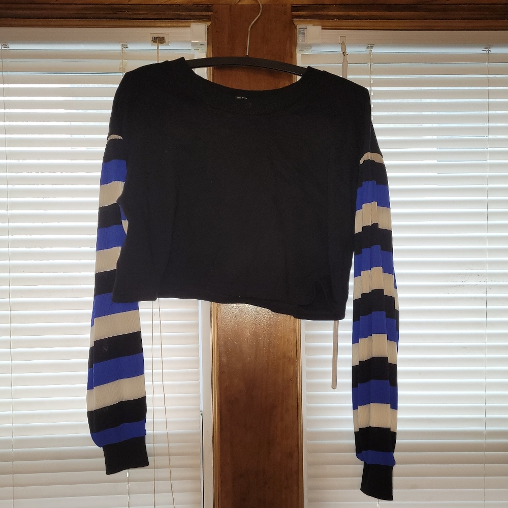Crop long sleeve shirt